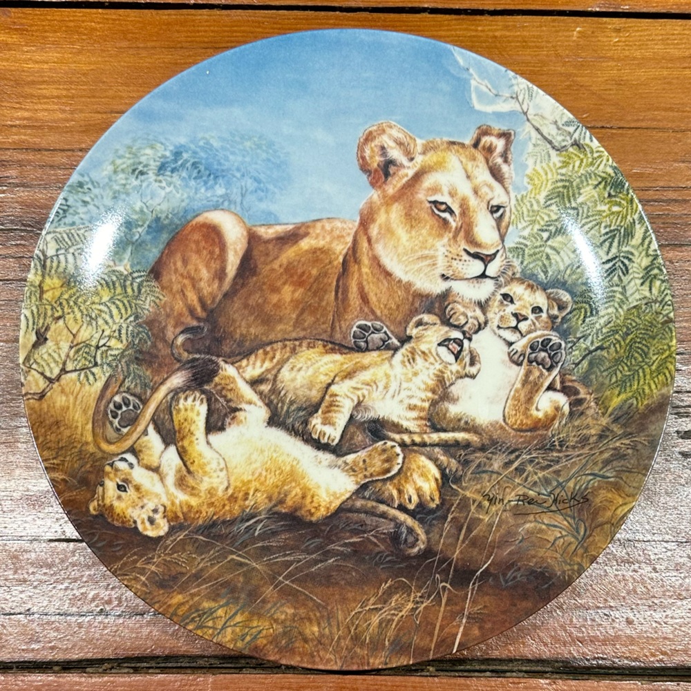 Edwin M Knowles China -- "A Watchful Eye" Lion and Cubs Collectors Plate